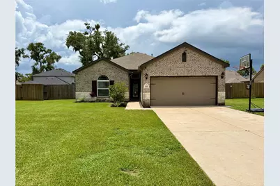 315 Woodhaven Drive, West Columbia, TX 77486 - Photo 1