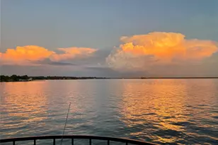 7041 Kingston Cove Ln, Willis, TX 77318 - Photo 4