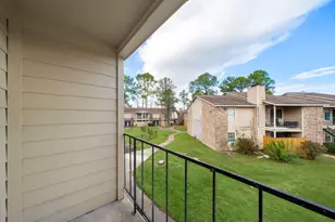 7402 Alabonson Rd, Houston, TX 77088 - Photo 10