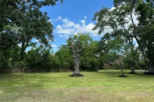 5 Colony Dr, Angleton, TX 77515 - Photo 32