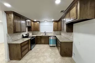 5 Colony Dr, Angleton, TX 77515 - Photo 18