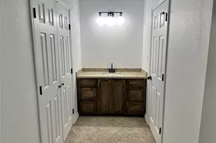 5 Colony Dr, Angleton, TX 77515 - Photo 8