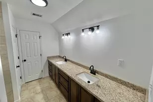 5 Colony Dr, Angleton, TX 77515 - Photo 28