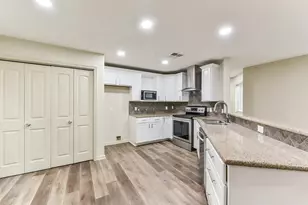 3816 Brandt St, Houston, TX 77006 - Photo 14