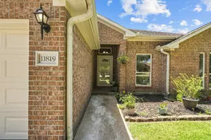 11819 Santa Fe Tr, Santa Fe, TX 77510 - Photo 2
