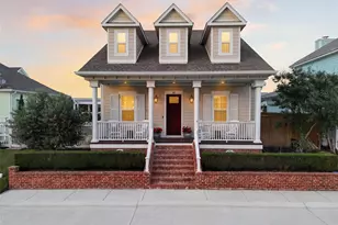 10 Mariner Pass, Galveston, TX 77554 - Photo 1