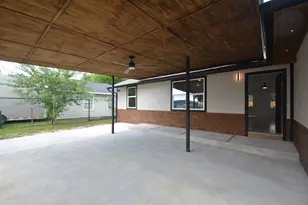 5719 Southwind St, Houston, TX 77033 - Photo 28