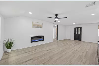 5719 Southwind Street, Houston, TX 77033 - Photo 12