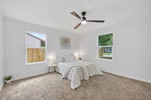 5719 Southwind St, Houston, TX 77033 - Photo 20