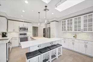 16802 Vlg Cor Ct, Houston, TX 77059 - Photo 12