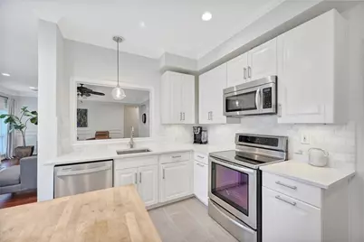 16802 Village Corner Court, Houston, TX 77059 - Photo 14