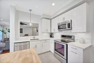 16802 Vlg Cor Ct, Houston, TX 77059 - Photo 14