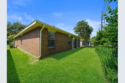 2711 N Peach Hollow Circle, Pearland, TX 77584 - Photo 34