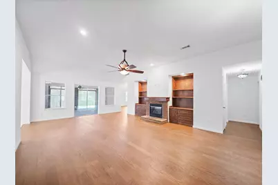 2711 N Peach Hollow Circle, Pearland, TX 77584 - Photo 4