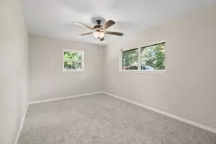 15 N Amburn Rd, Texas City, TX 77591 - Photo 8