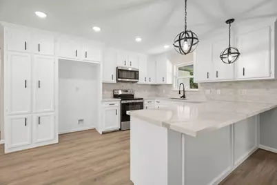 15 N Amburn Road, Texas City, TX 77591 - Photo 6