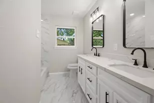 15 N Amburn Rd, Texas City, TX 77591 - Photo 12