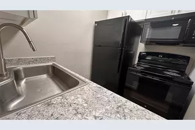 7315 Brompton Street #127B, Houston, TX 77025 - Photo 10