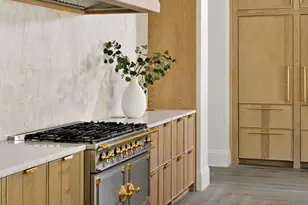 11710 Wendover Ln, Houston, TX 77024 - Photo 14