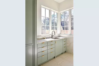 11710 Wendover Lane, Houston, TX 77024 - Photo 20