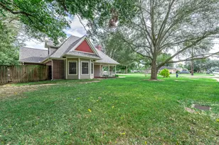 2245 N Austin Ave, Pearland, TX 77581 - Photo 4