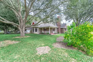 2245 N Austin Ave, Pearland, TX 77581 - Photo 2