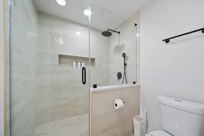 4704 Park Drive #4, Houston, TX 77023 - Photo 16