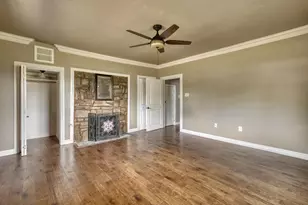 4 W Manning St, Madisonville, TX 77864 - Photo 16