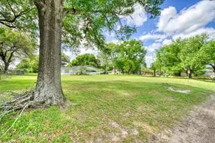 4 W Manning St, Madisonville, TX 77864 - Photo 4