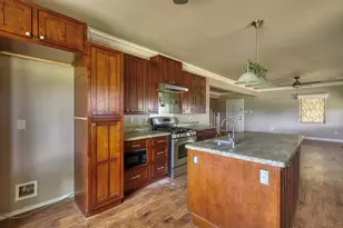 4 W Manning St, Madisonville, TX 77864 - Photo 14