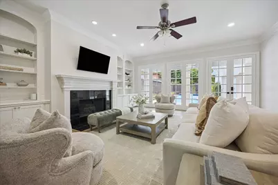 6635 Rutgers Avenue, West University Place, TX 77005 - Photo 2