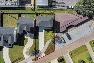 216 San Jacinto St, La Porte, TX 77571 - Photo 1