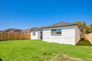 12610 Rio Bravo St, Rosharon, TX 77583 - Photo 34