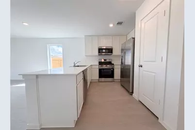 200 Bennett Street, Angleton, TX 77515 - Photo 2