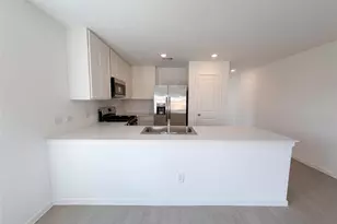 200 Bennett St, Angleton, TX 77515 - Photo 6