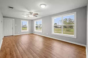 107 Mulberry St, Hallettsville, TX 77964 - Photo 8