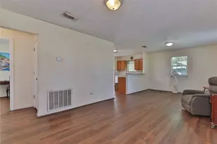 123 Robinson Rd, Oyster Creek, TX 77541 - Photo 4