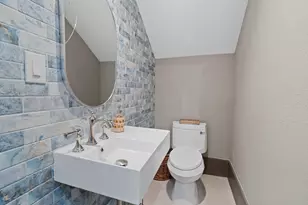 3835 Seabreeze Ln, Galveston, TX 77554 - Photo 12