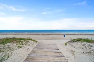 3835 Seabreeze Ln, Galveston, TX 77554 - Photo 2