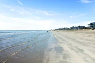 3835 Seabreeze Ln, Galveston, TX 77554 - Photo 50