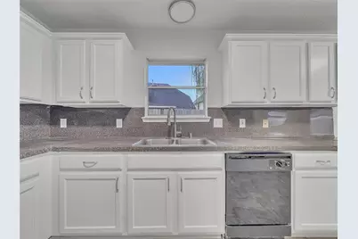 10623 Redwood Drive, Baytown, TX 77523 - Photo 14