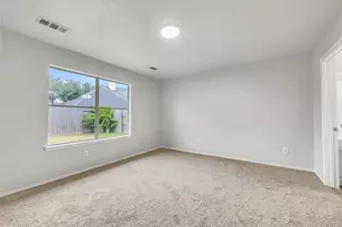 10623 Redwood Dr, Baytown, TX 77523 - Photo 4