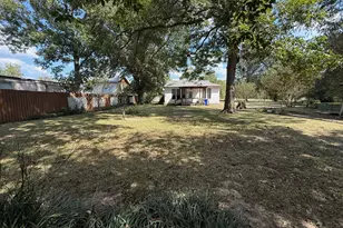 405 S 10th St, Crockett, TX 75835 - Photo 26