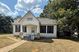 405 S 10th St, Crockett, TX 75835 - Photo 2