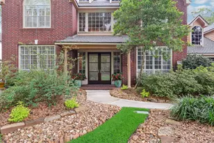 18 Woodmere Pl, The Woodlands, TX 77381 - Photo 2