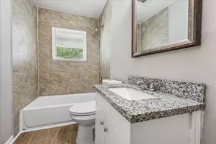 10846 Fairland Dr, Houston, TX 77051 - Photo 6