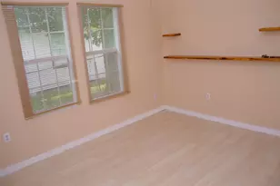 1310 4th St, Rosenberg, TX 77471 - Photo 4