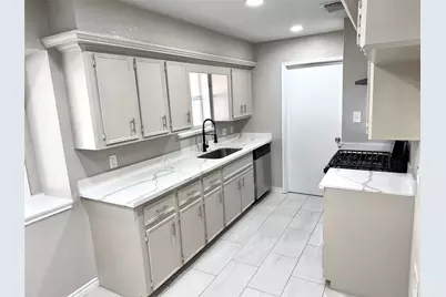 2906 Spring Creek Lane, Pearland, TX 77581 - Photo 10