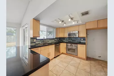 1223 Bramblebury Drive, Sugar Land, TX 77498 - Photo 10