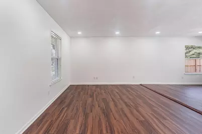 10340 Shadow Oaks Dr, Houston, TX 77043 - Photo 4